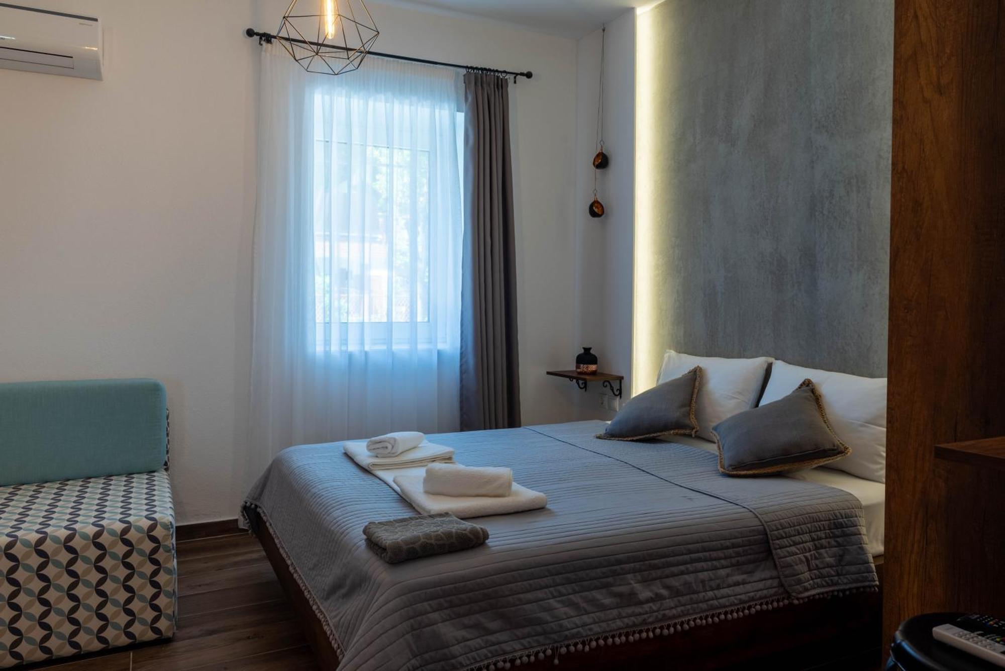 Aigli Luxury Studios Néa Róda Kültér fotó