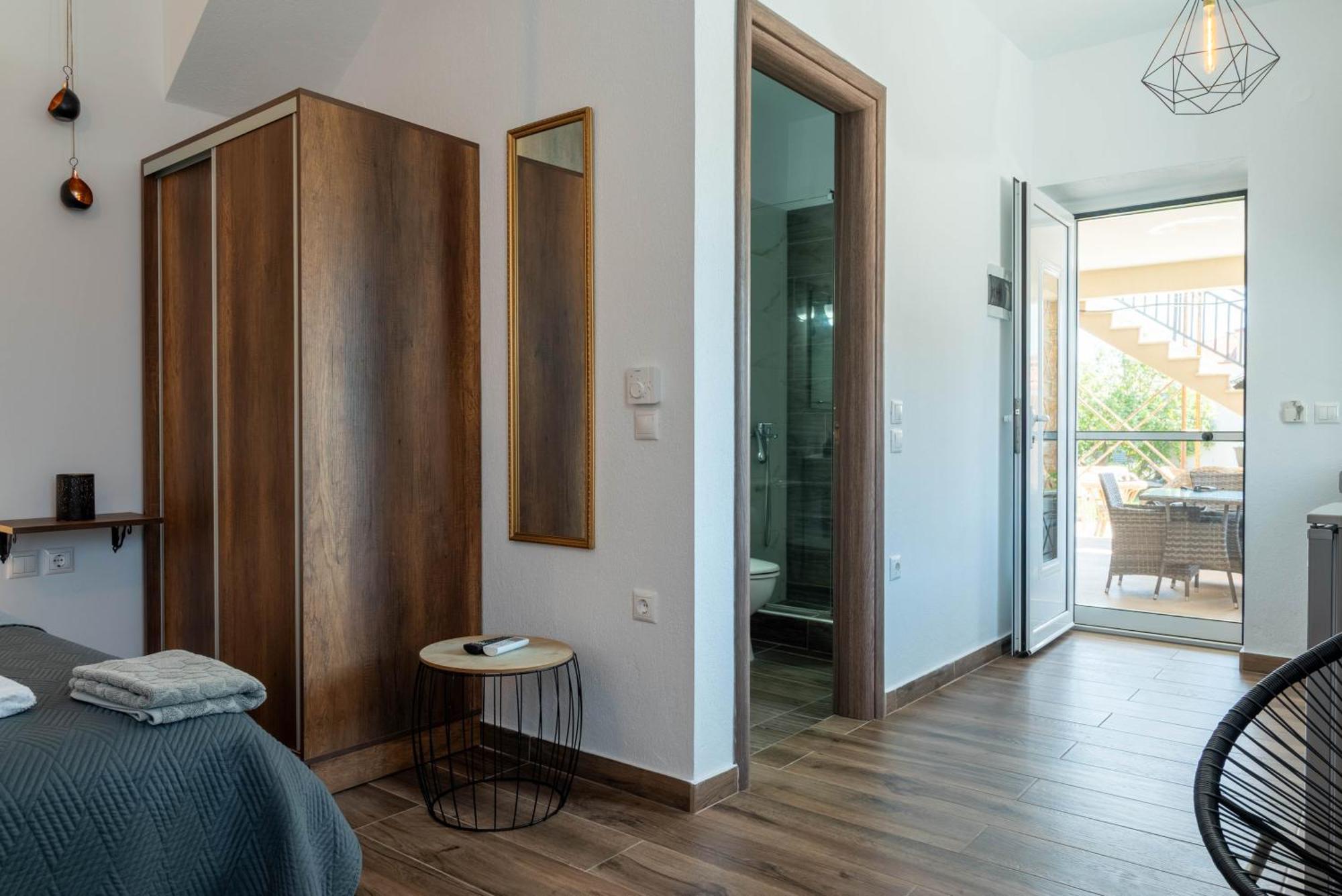 Aigli Luxury Studios Néa Róda Kültér fotó