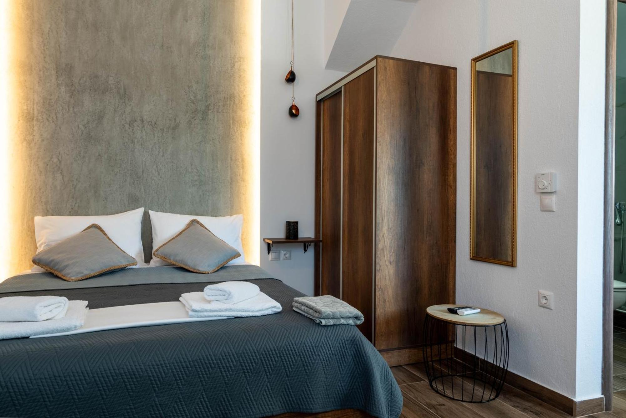 Aigli Luxury Studios Néa Róda Kültér fotó
