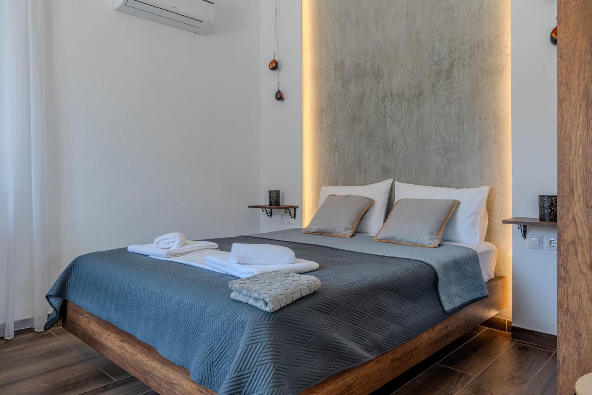 Aigli Luxury Studios Néa Róda Kültér fotó