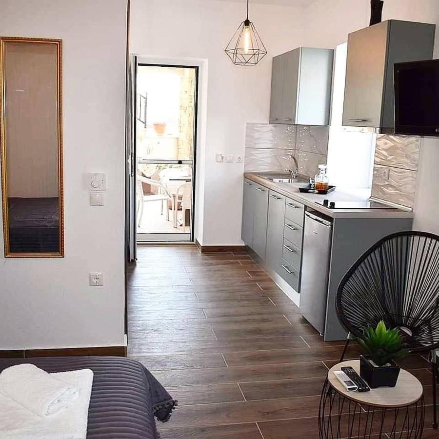 Aigli Luxury Studios Néa Róda Kültér fotó